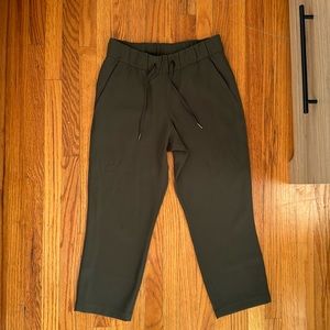 Lululemon Cropped Pants